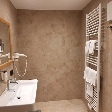 Hotel Sonnenhotel Zum Stern 4*