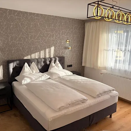 ホテル Zum Stern バート・ホーフガシュタイン