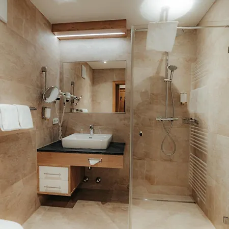 فندق Zum Stern 4*