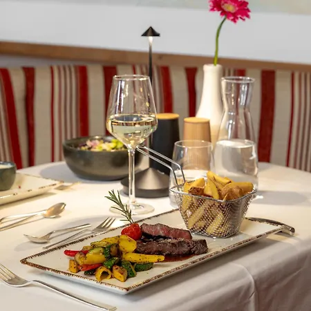 Zum Stern Inkl Gasteiner Bergbahnen Im Sommer فندق 4*
