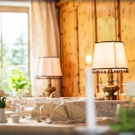 ホテル Zum Stern バート・ホーフガシュタイン